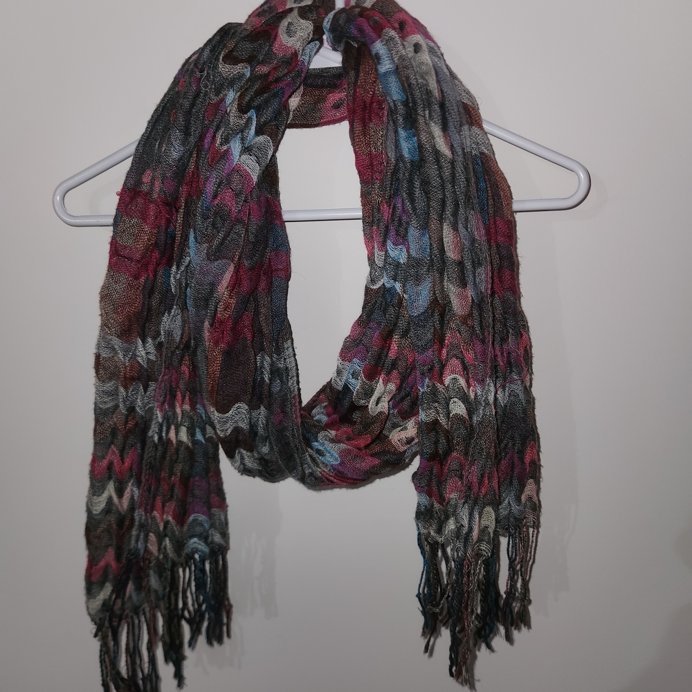 Elegant Multicolor Knit Scarf